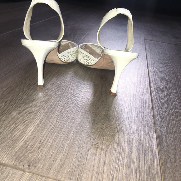 Manolo Blahnik white Slingback Pumps - Picture 4 of 10